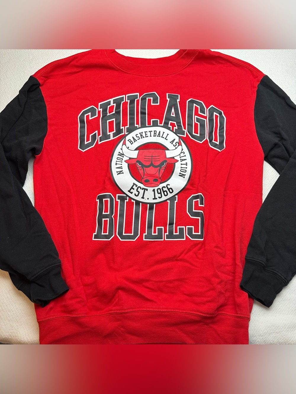 NBA Chicago Bulls Colorblock Graphic Sweatshirt Black, Red Size Women's S Retro